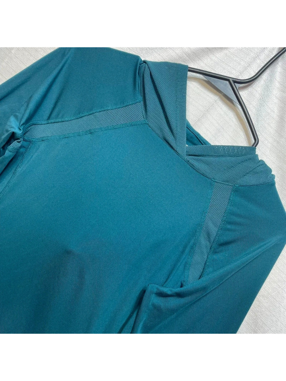 Reebok Women's Teal Long Sleeve Hooded Athletic Shirt Size S